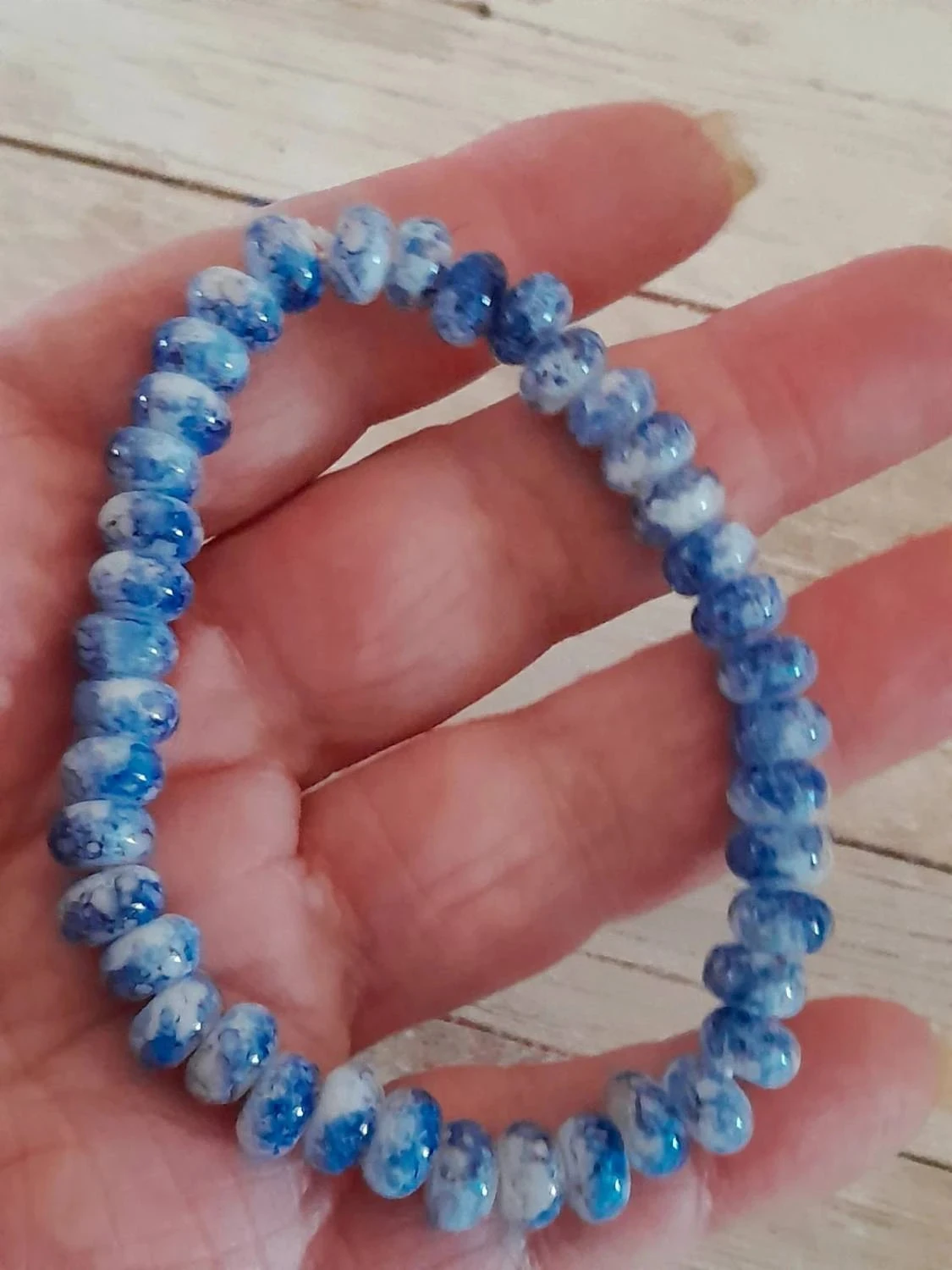 Pulseira de contas de ágata azul, pedras planas redondas – photo 3